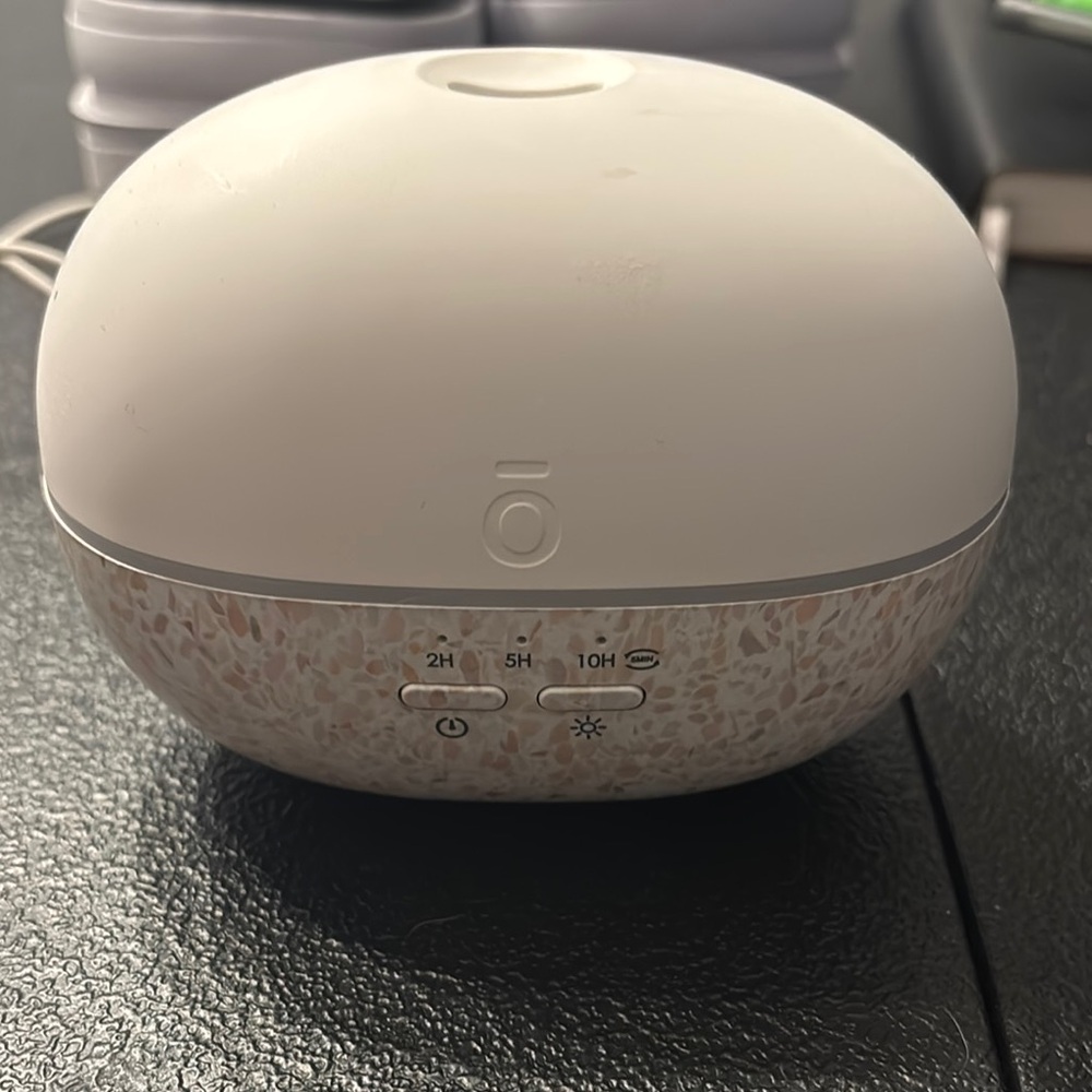 DOTERRA White and Tan Essential Oil Diffuser